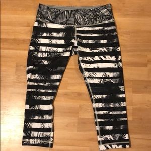 LuluLemon Black and White Striped Cropped Leggings